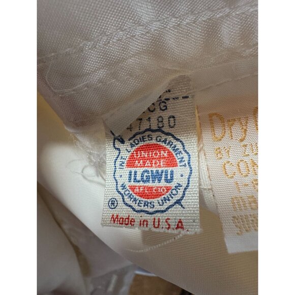 Vintage 1980s Union Made Continental Satin & Lace Wedding Dress With Puff Sleeve - Picture 12 of 16